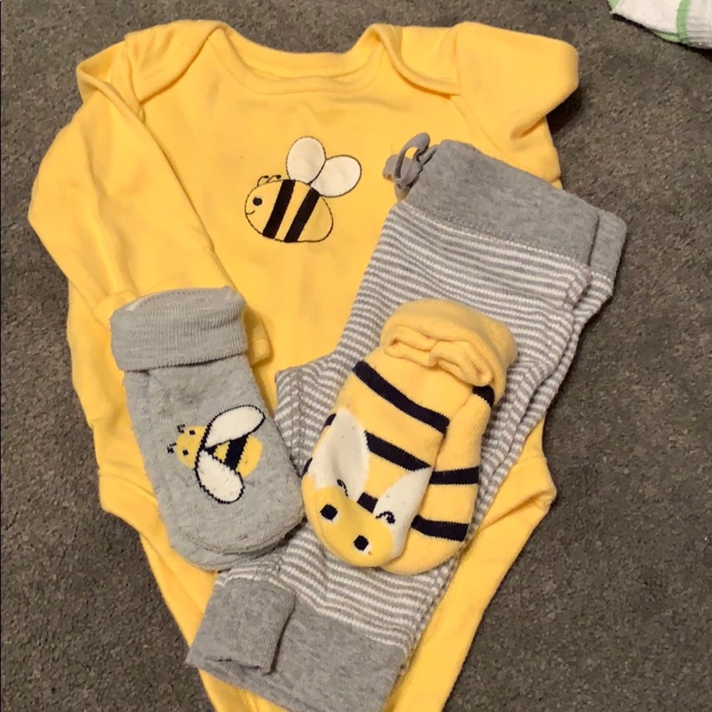 COPY - Bumblebee outfit 0-3 mos. with matching socks